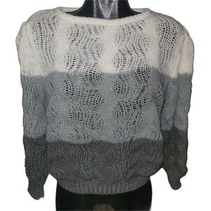 Vintage Jeff Laurent Women's Gray and White Light Wavy Knit Puff Sleeve Sweater